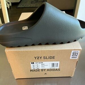 adidas Yeezy Slides in Onyx